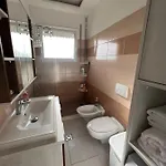 Appartamento Sunny Waves Seafront Apartment *
