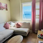 Sunny Waves Seafront Apartment Vlorë