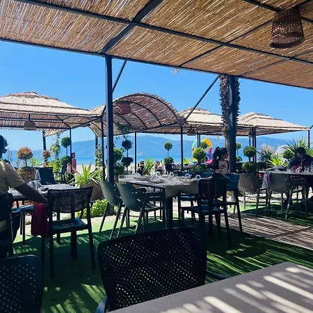 Apartmán Soleil With Sunbed & Umbrella Vlorë