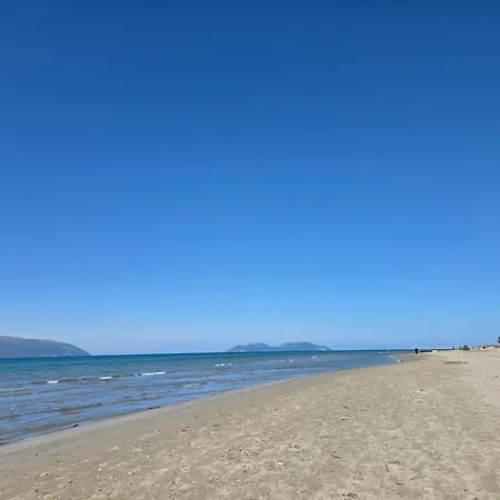 Apartment Sunny Waves Seafront Vlorë